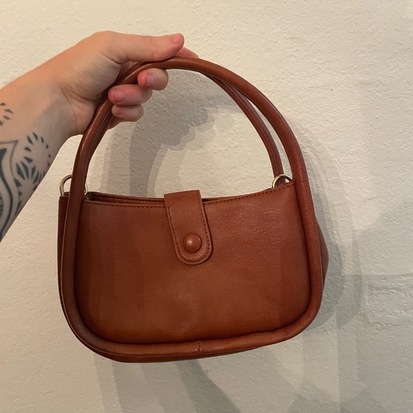 Anthropologie rounded faux leather bag - Picture 3 of 5